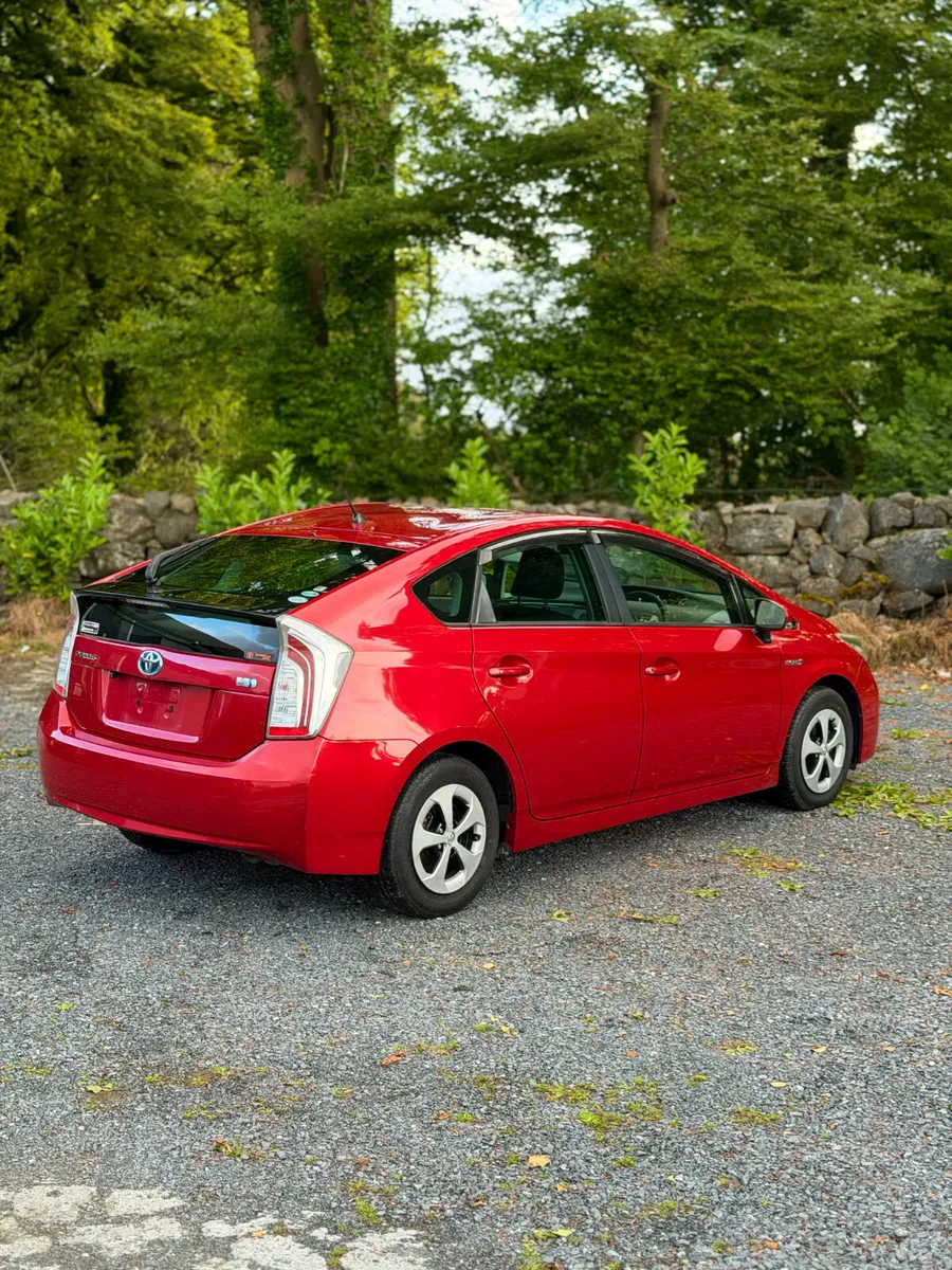 Toyota Prius | 2014 | 104,000 KM | Hybrid | AUTO - Image 5