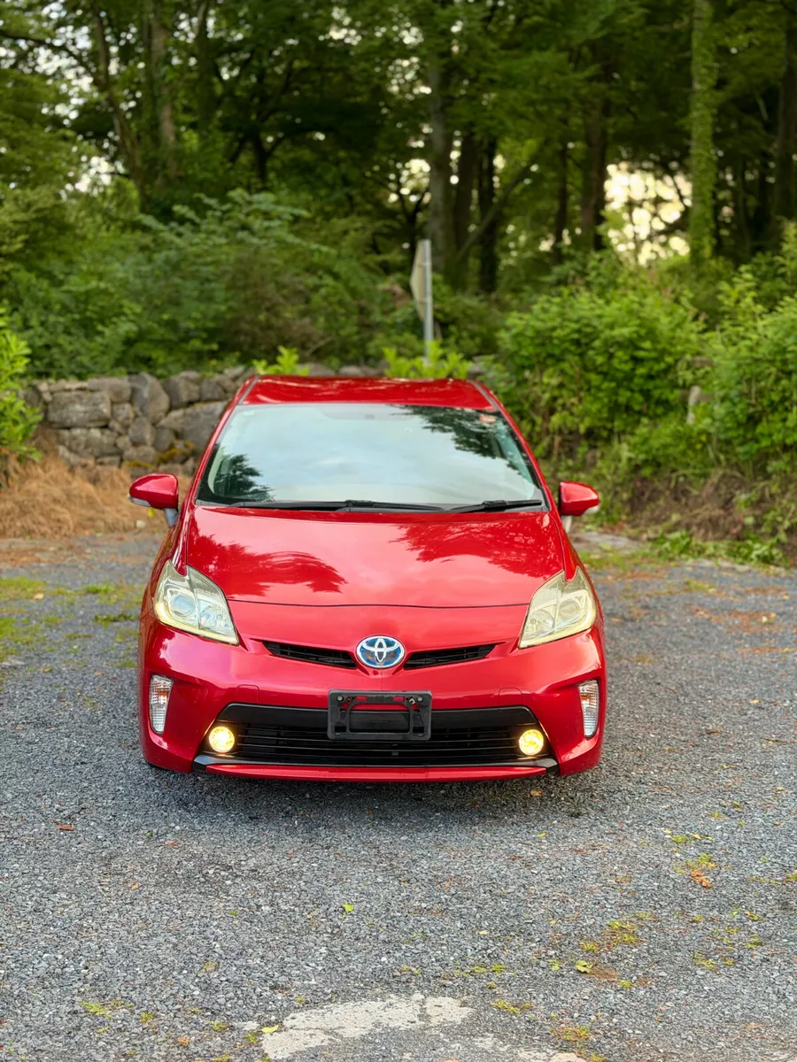 Toyota Prius | 2014 | 104,000 KM | Hybrid | AUTO - Image 2