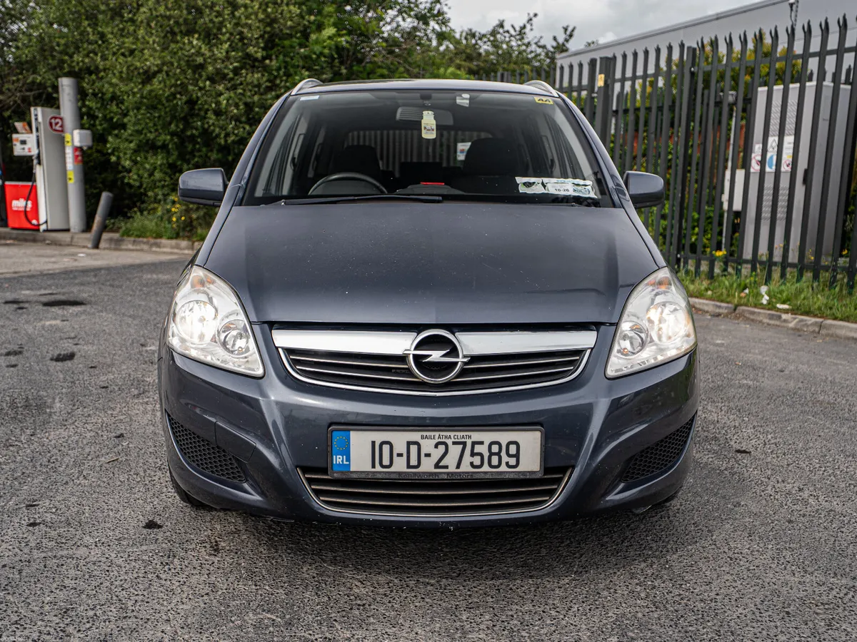 Opel Zafira 2010 - Image 2