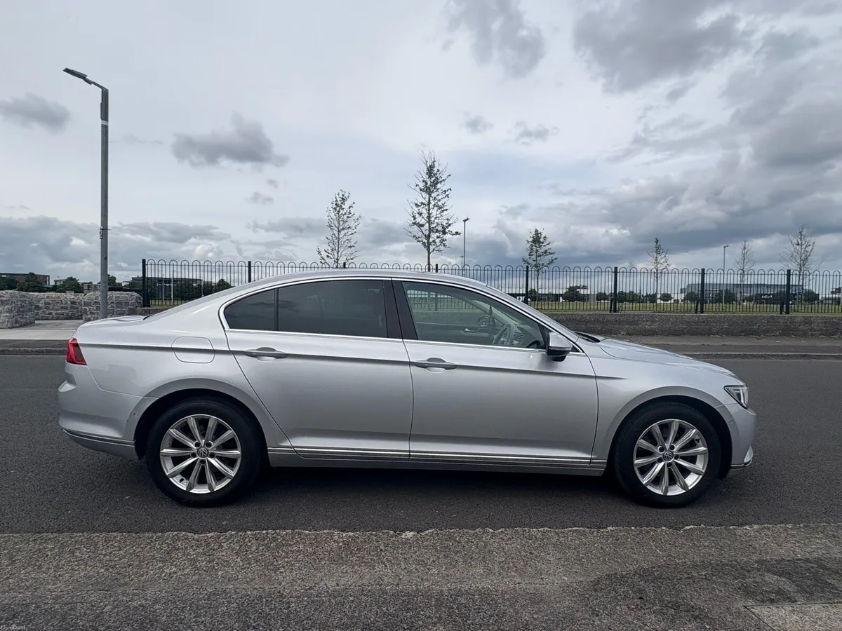 Volkswagen Passat - Image 1
