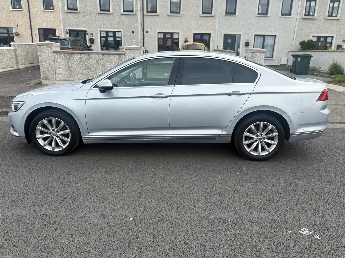 Volkswagen Passat - Image 2