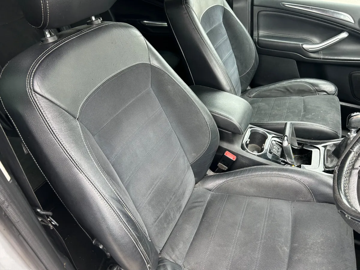 Ford S-Max Titanium Hi Spec - Image 2