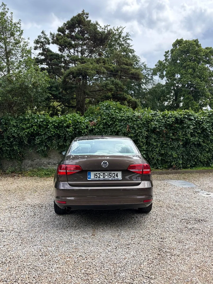 2015 Volkswagen Jetta ONLY 48,000 KILOMETERS - Image 4