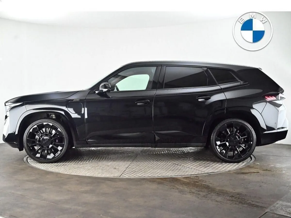 BMW XM 4.4 - Image 3