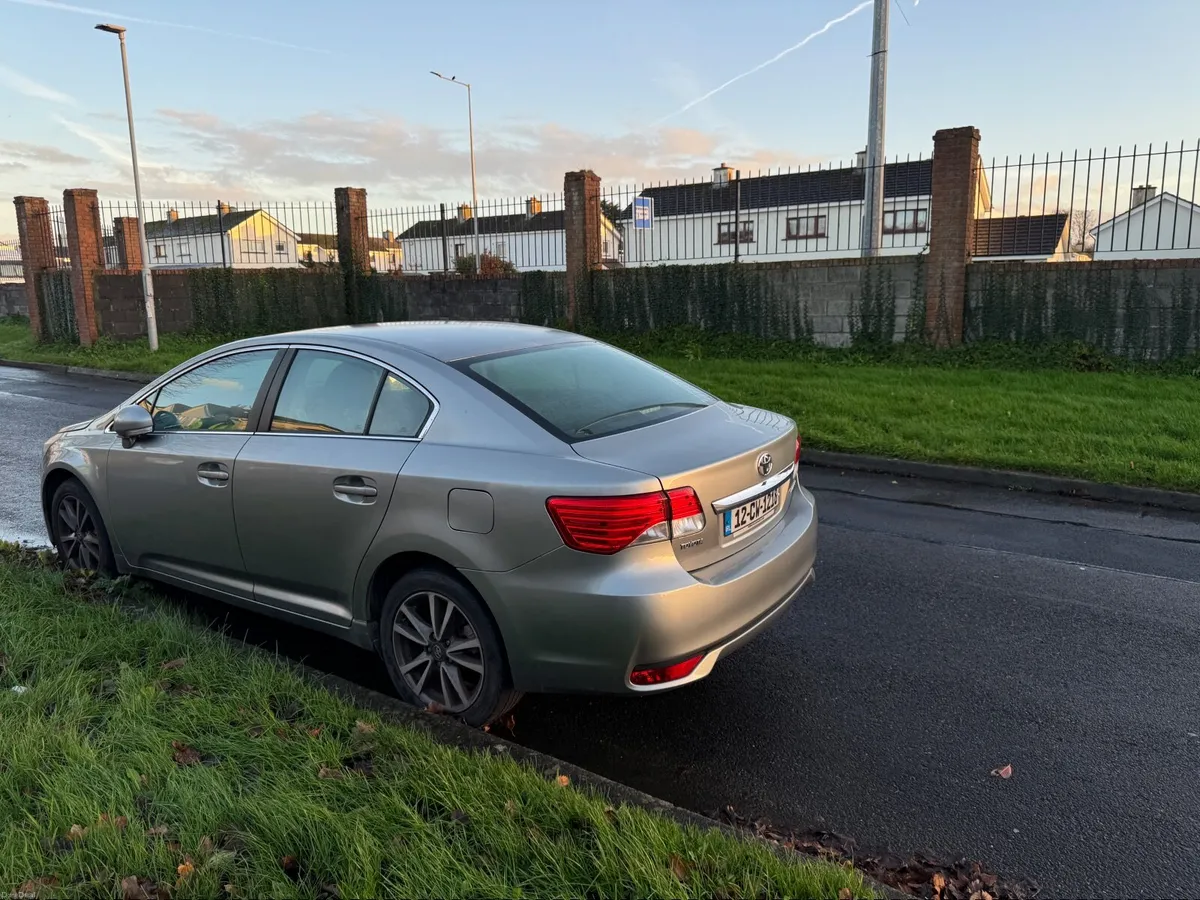 Toyota Avensis 2012 - Image 4