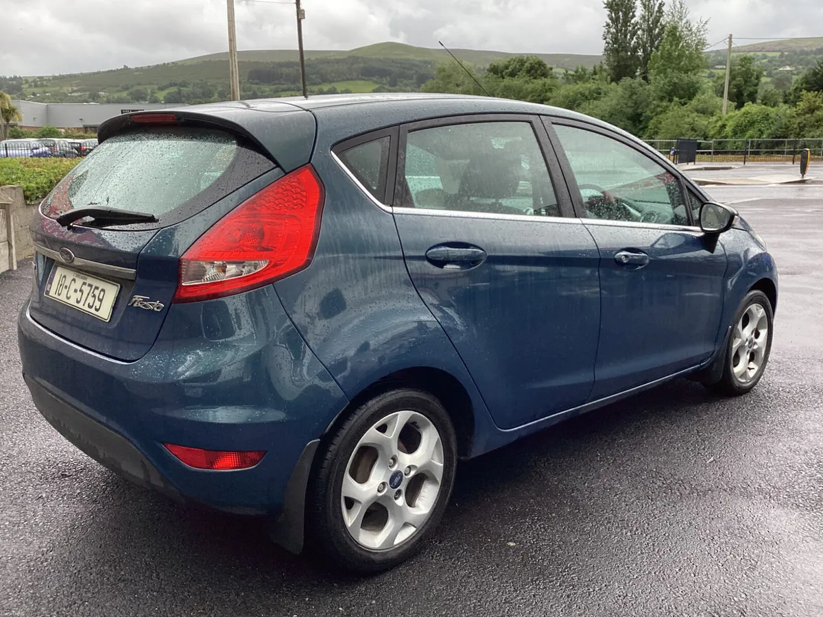 Ford Fiesta ** TITANIUM * 1.4 DIESEL - Image 4