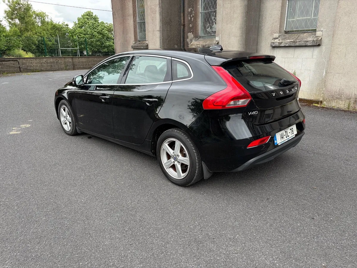 Volvo V40 - Image 4