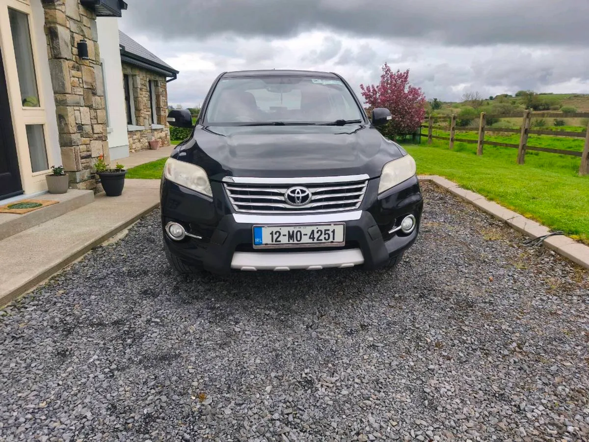Toyota rav 4 - Image 2