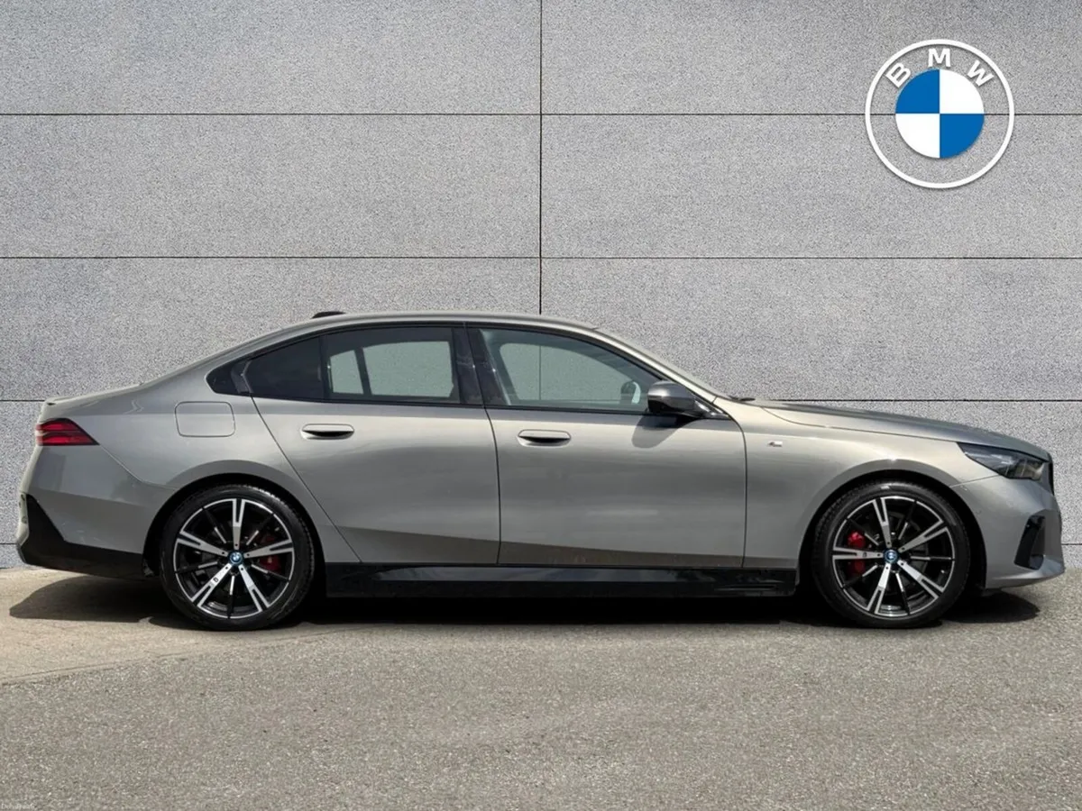 BMW 5-Series 530e M Sport Pro Saloon - Image 4