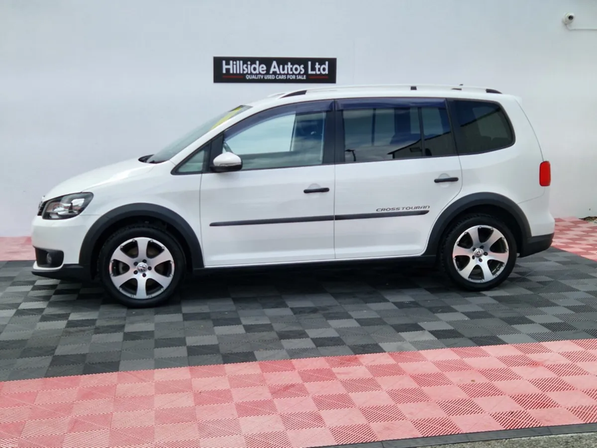 Volkswagen Touran *DEPOSIT NOW TAKEN* CROSS 1.4 PE - Image 6