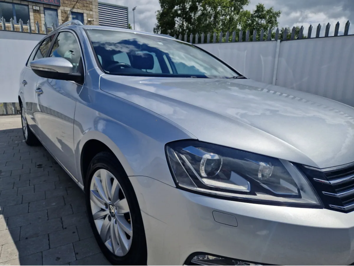 Volkswagen Passat 1.4 PETROL AUTO - Image 2