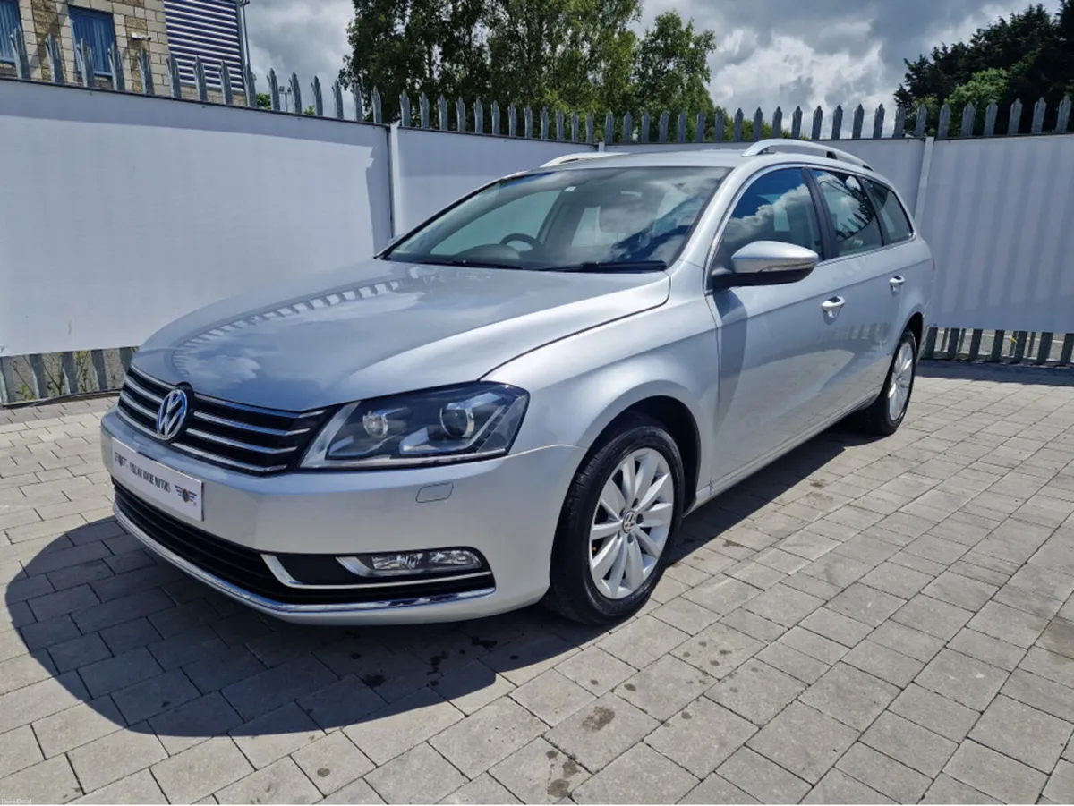 Volkswagen Passat 1.4 PETROL AUTO - Image 4