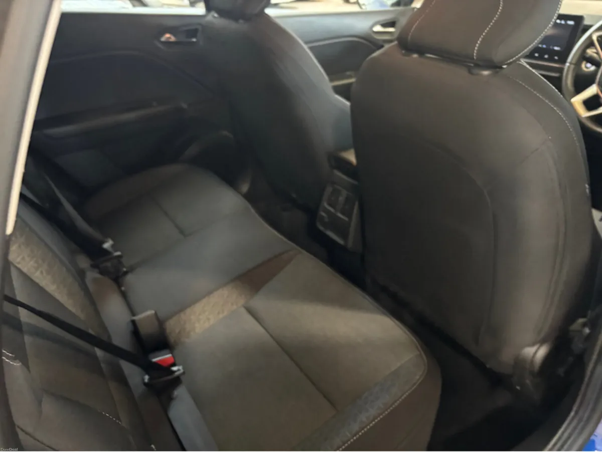 Renault Captur EVOLUTION TCE 140 AUTO MY23 5DR Fin - Image 4
