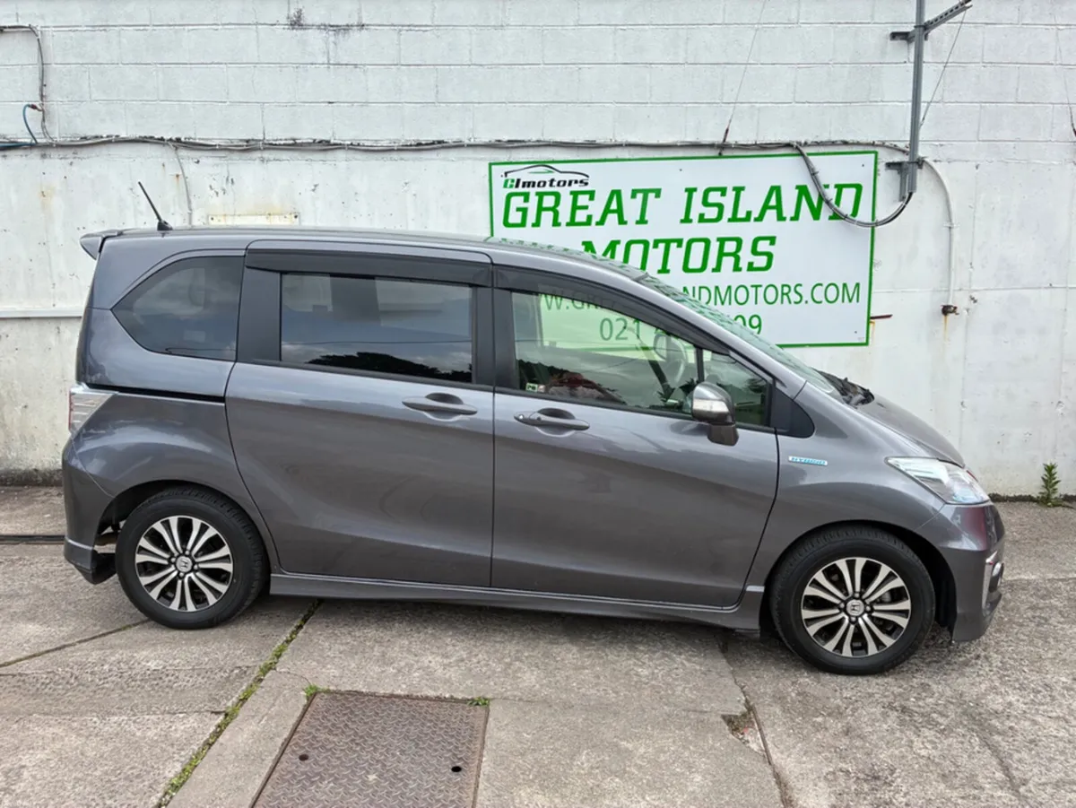Honda Freed 1.5 petrol hybrid automatic 7 seater - Image 4