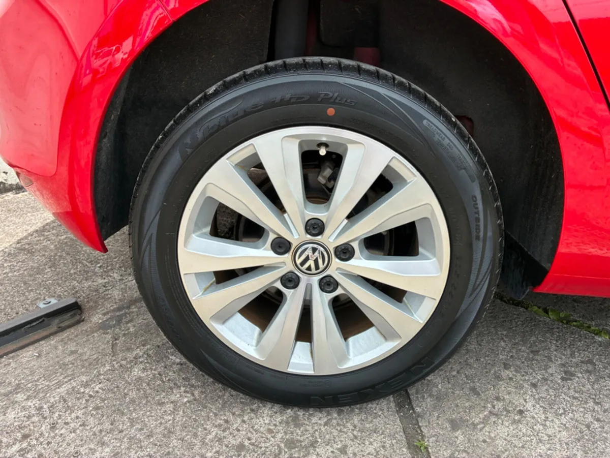 Volkswagen Golf 1.2 petrol automatic - Image 2