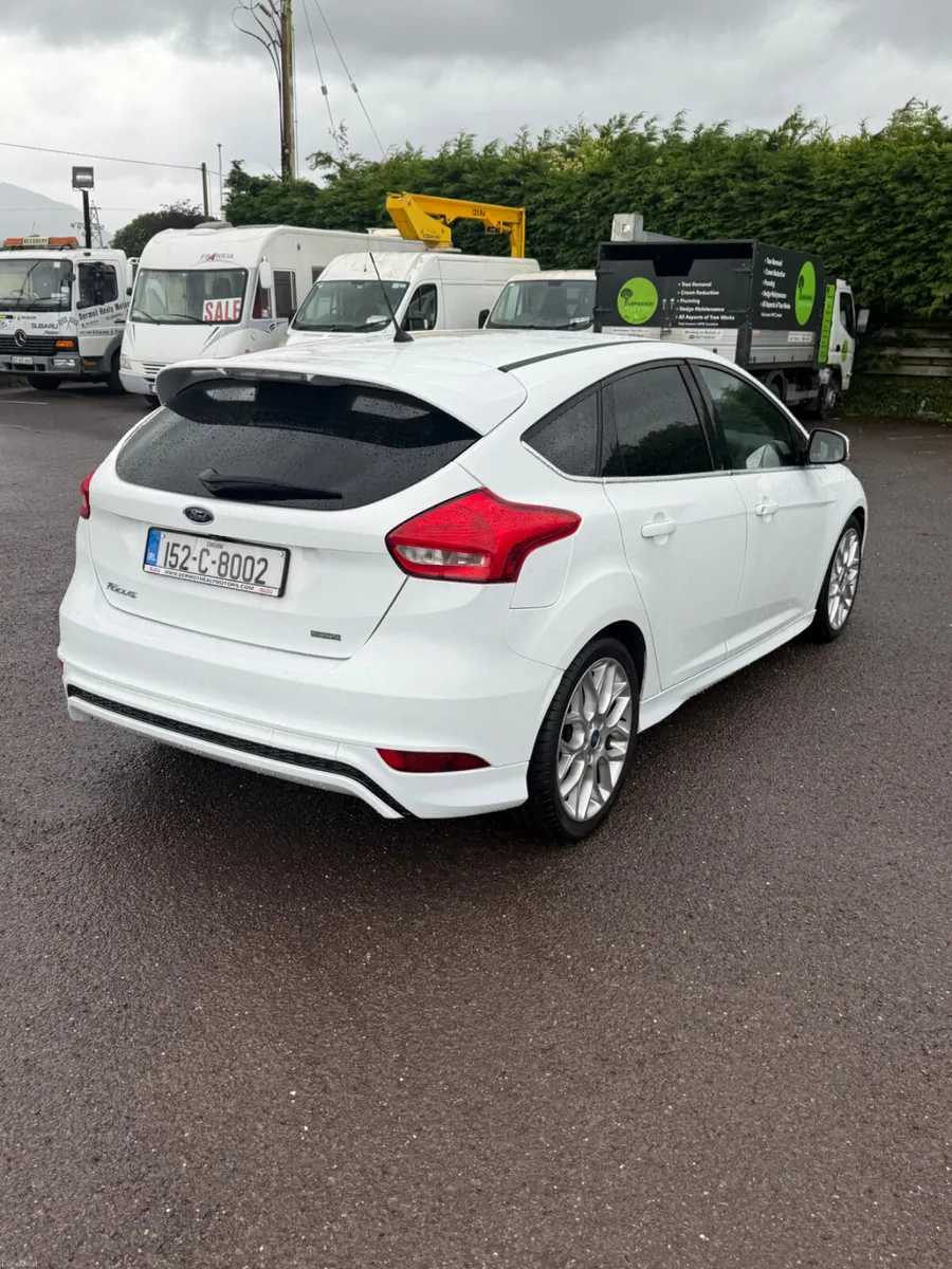 Ford Focus 2015 - Image 2