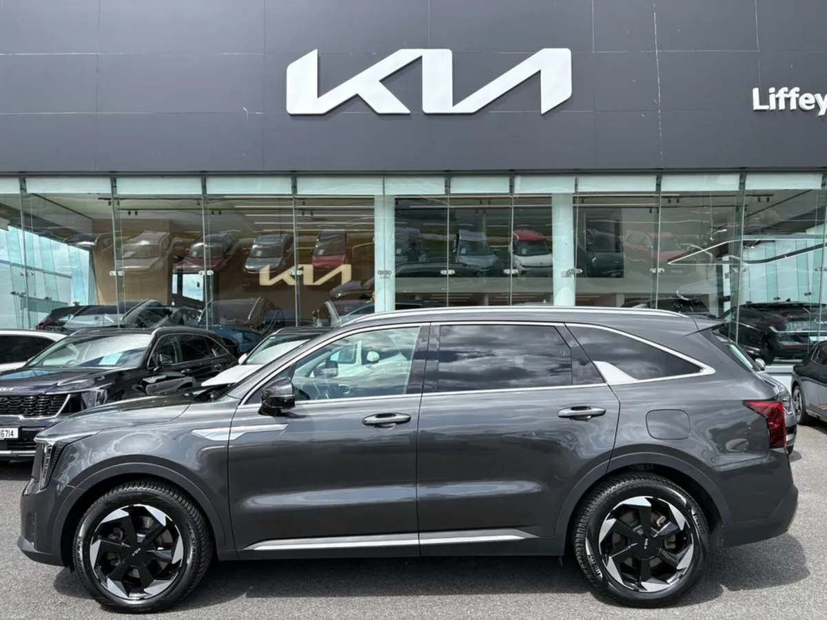 Kia Sorento 2.2 Diesel ( 7 Seats ) - Image 3