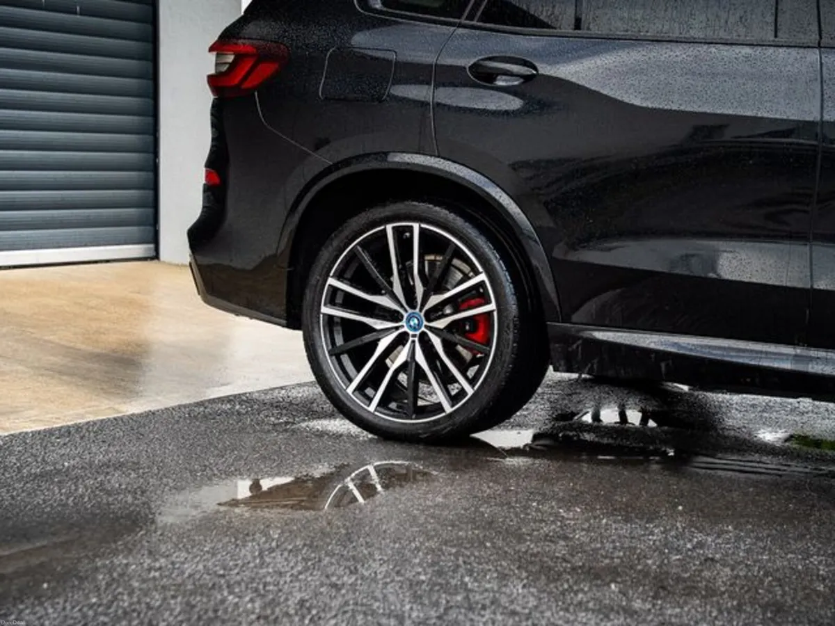BMW X5 XDRIVE45E M SPORT **PRO PACK + TECH PACK** - Image 4