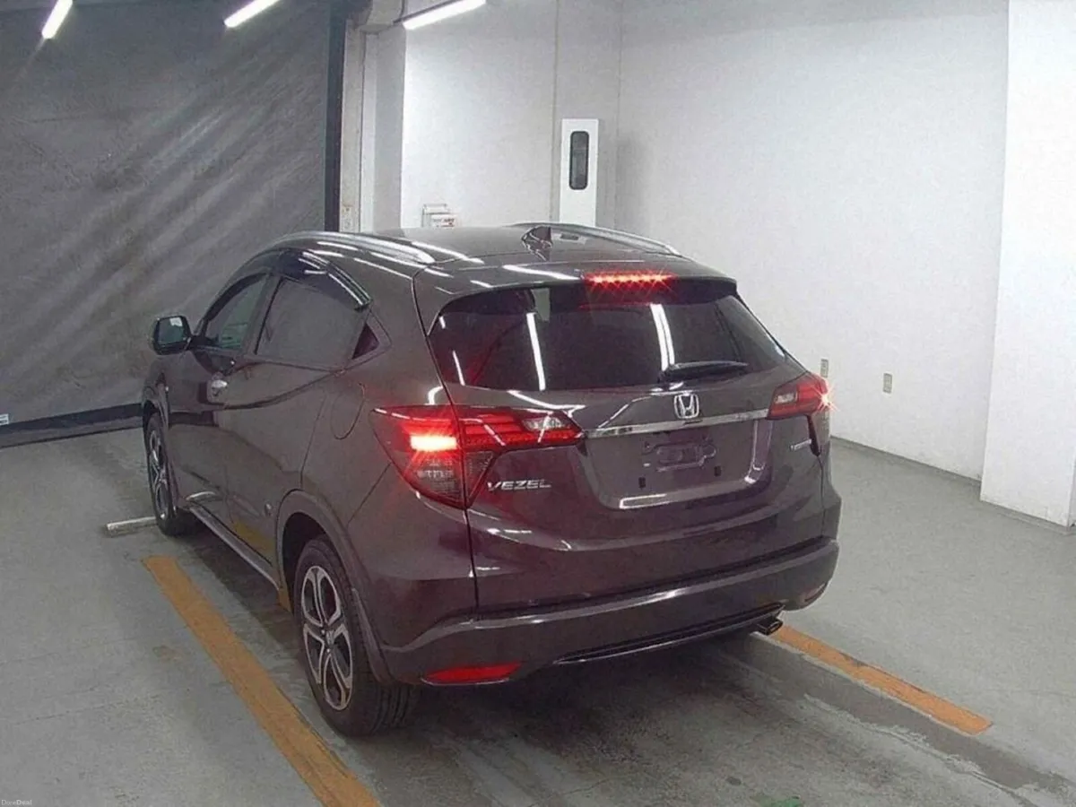 Honda Vezel 1.5 HYBRID AUTOMATIC - BLACK HALF LEAT - Image 2