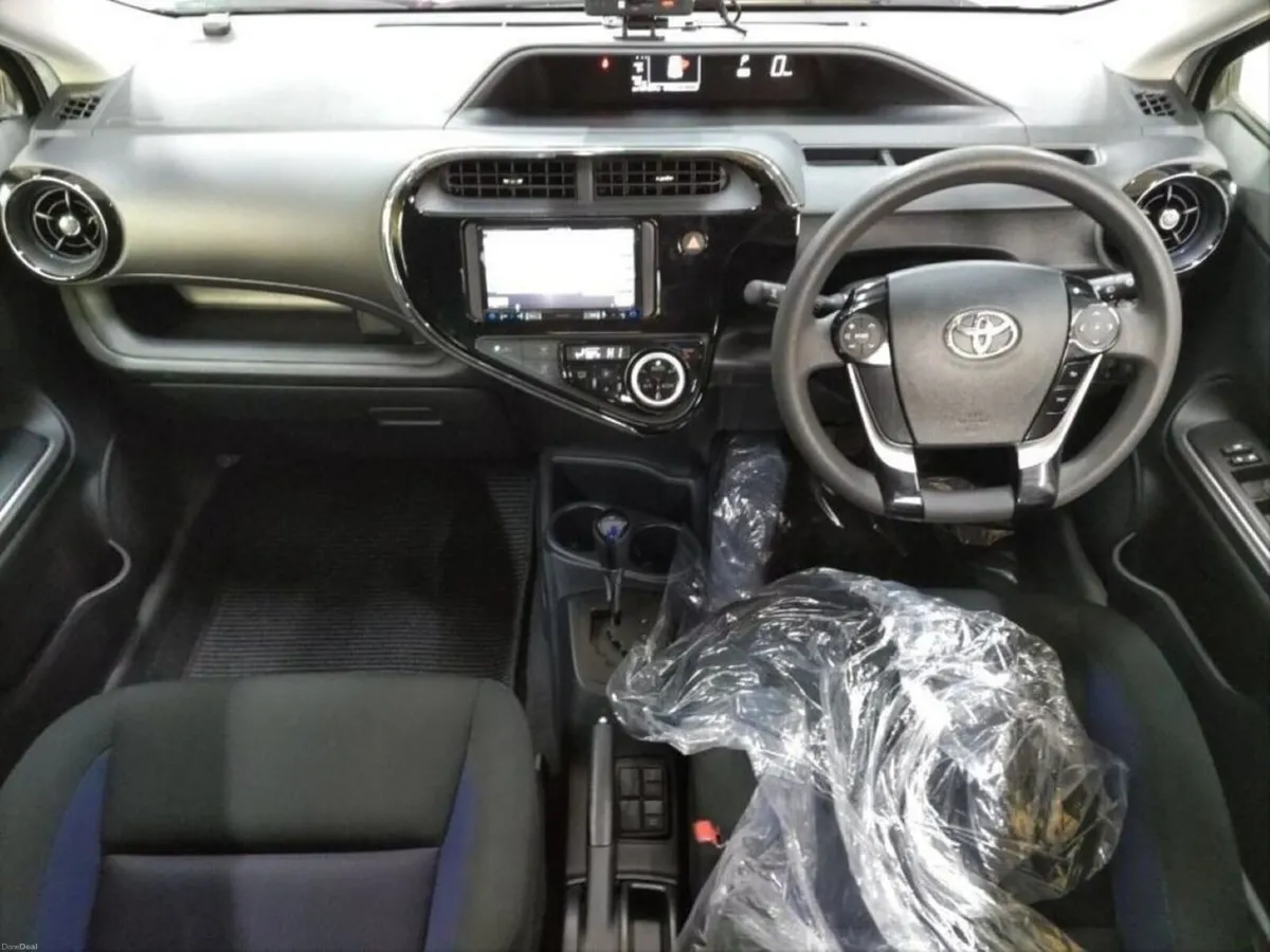 Toyota Aqua 1.5 HYBRID AUTOMATIC - REAR CAMERA - Image 3
