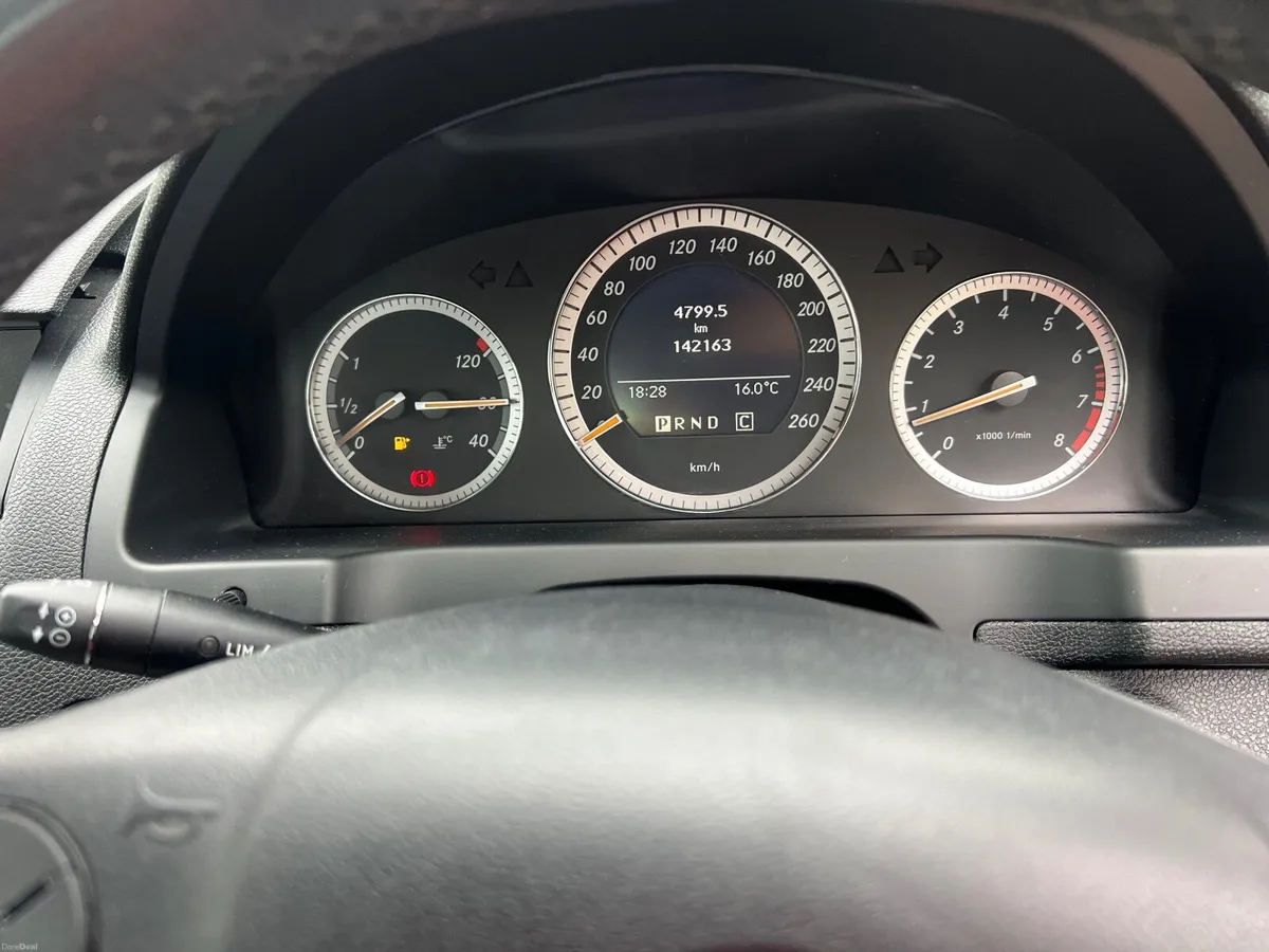 Mercedes-Benz C-Class 2008 - Image 2