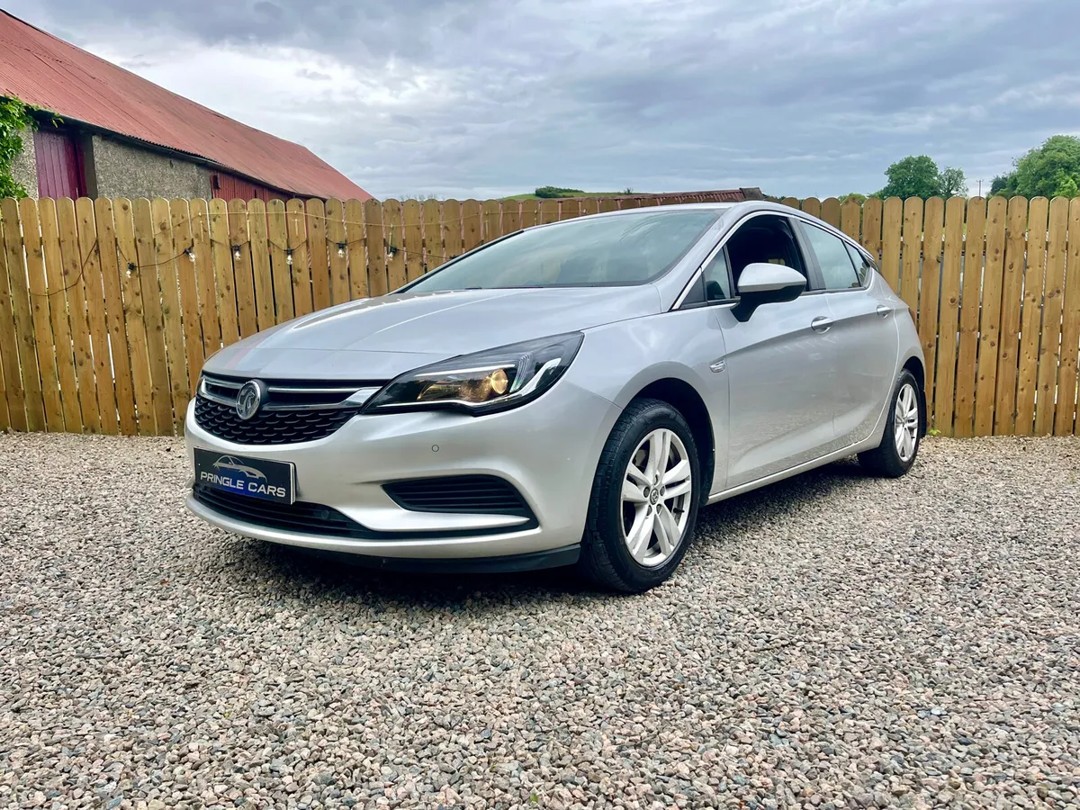 Vauxhall Astra 2017 AUTOMATIC - Image 3
