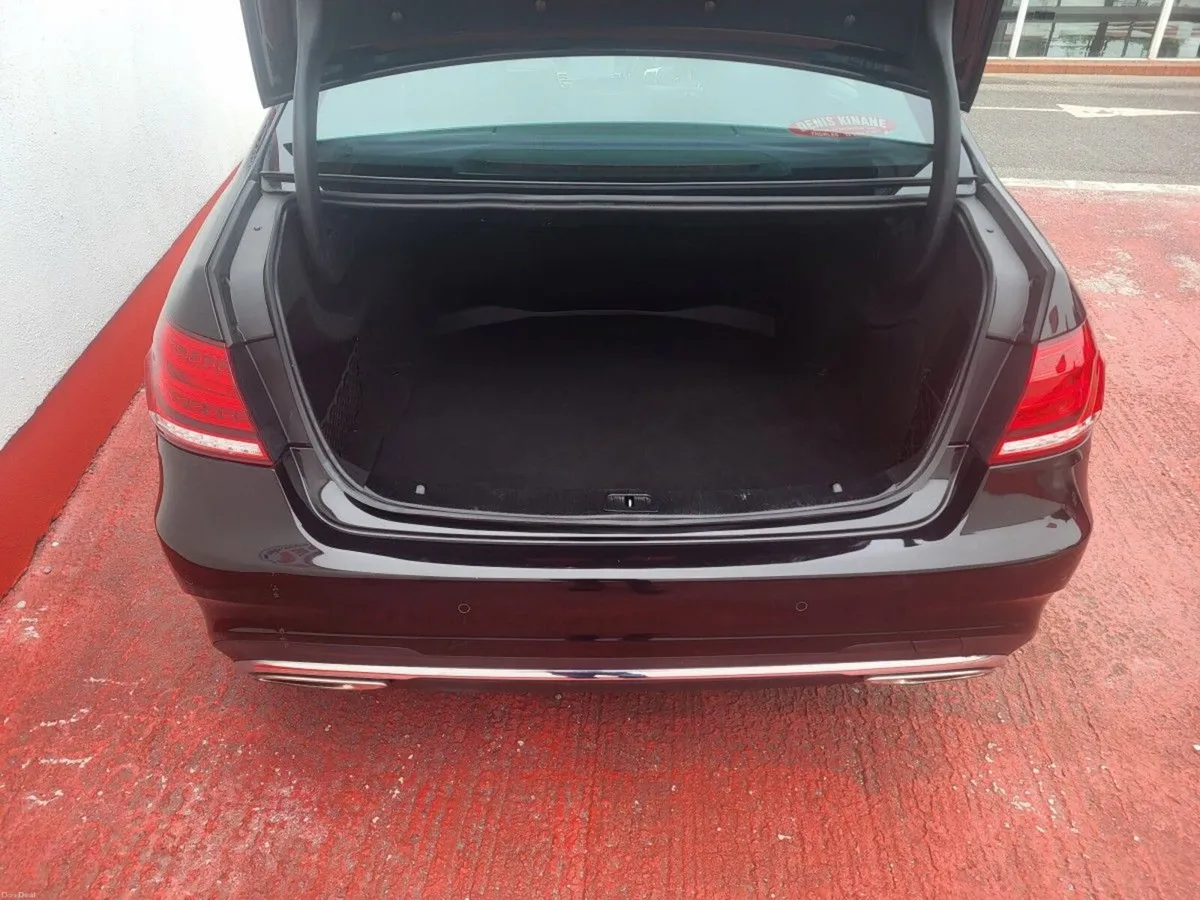 Mercedes-Benz E-Class E220 CDI ELEGANCE SPORT AUTO - Image 3