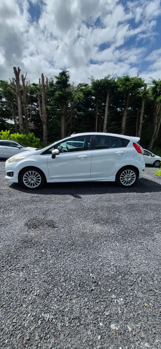 FORD FEISTA 1.0L AUTOMATIC 2014 - Image 4