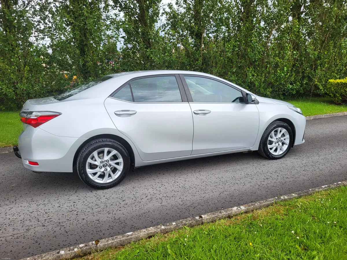 Toyota Corolla  1.3 petrol  luna  low kms - Image 2