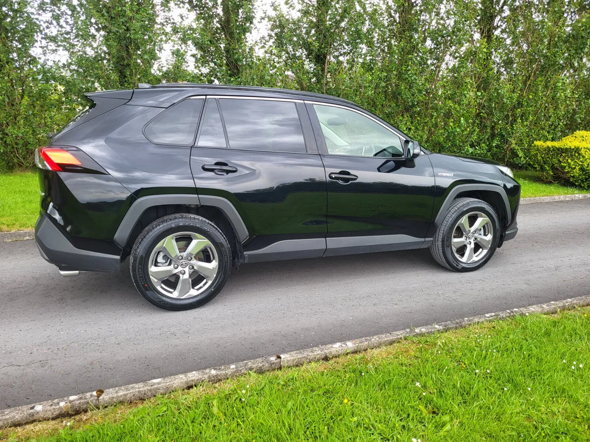 Toyota RAV4  SOL.  HYBRID    LOW KMS - Image 2