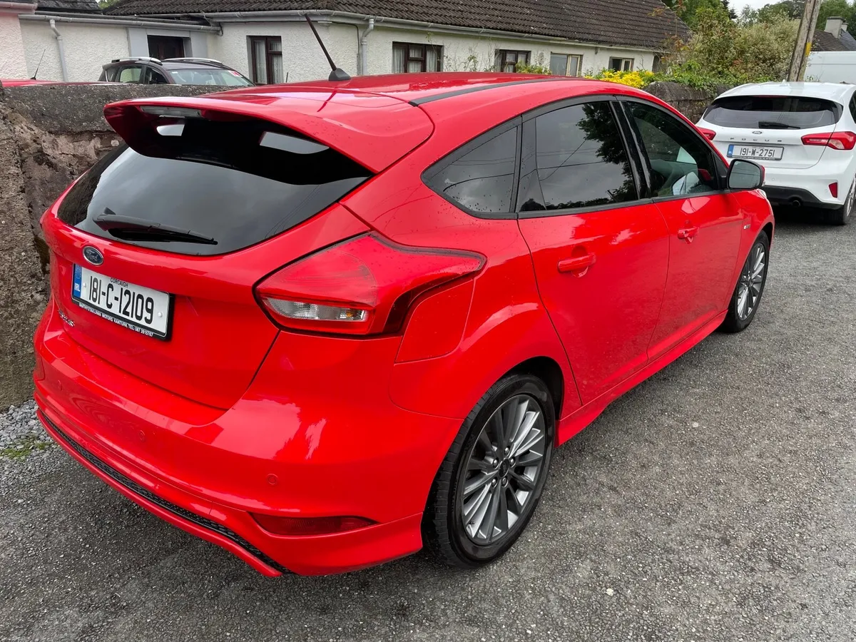 Ford Focus ST-Line 1.5 Diesel 2018 - Image 3