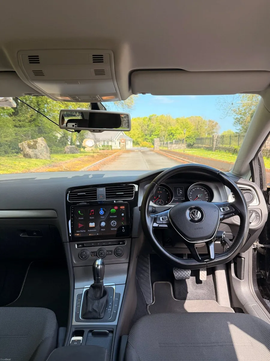 Volkswagen Golf Automatic + CarPlay - Image 4