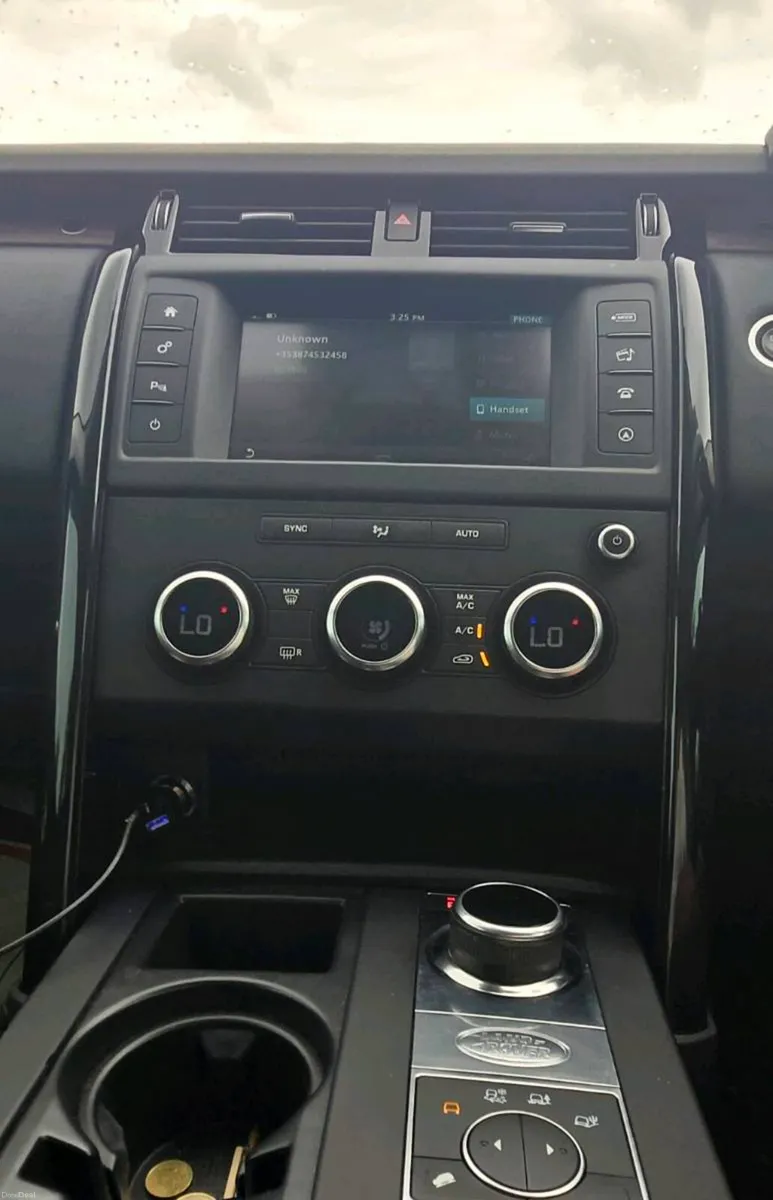 Stunning Landrover Discovery 5 Low Kms - Image 5