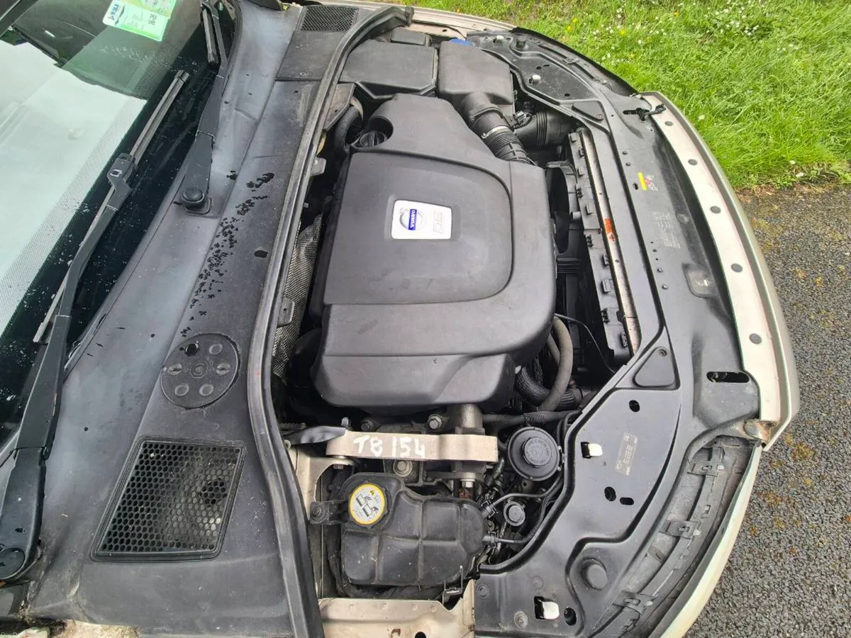 VOLVO XC70 D5 SE FWD - Image 3