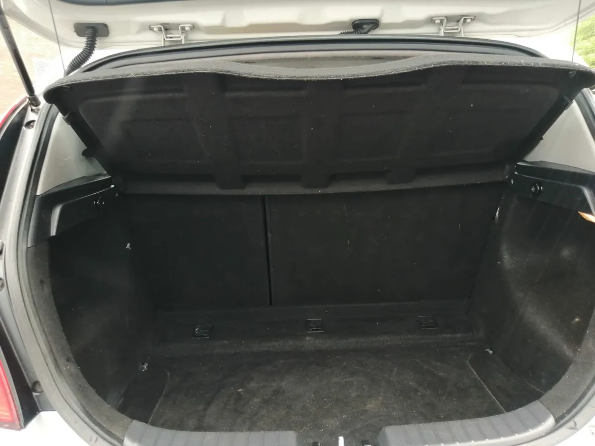 Hyundai i30 2010 - Image 6