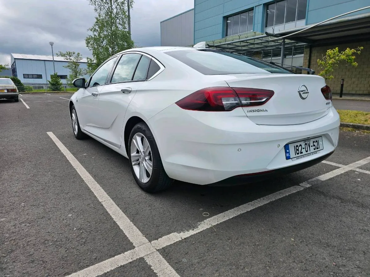 182 Opel Insignia  low mileage,  New NCT 04-28. - Image 3