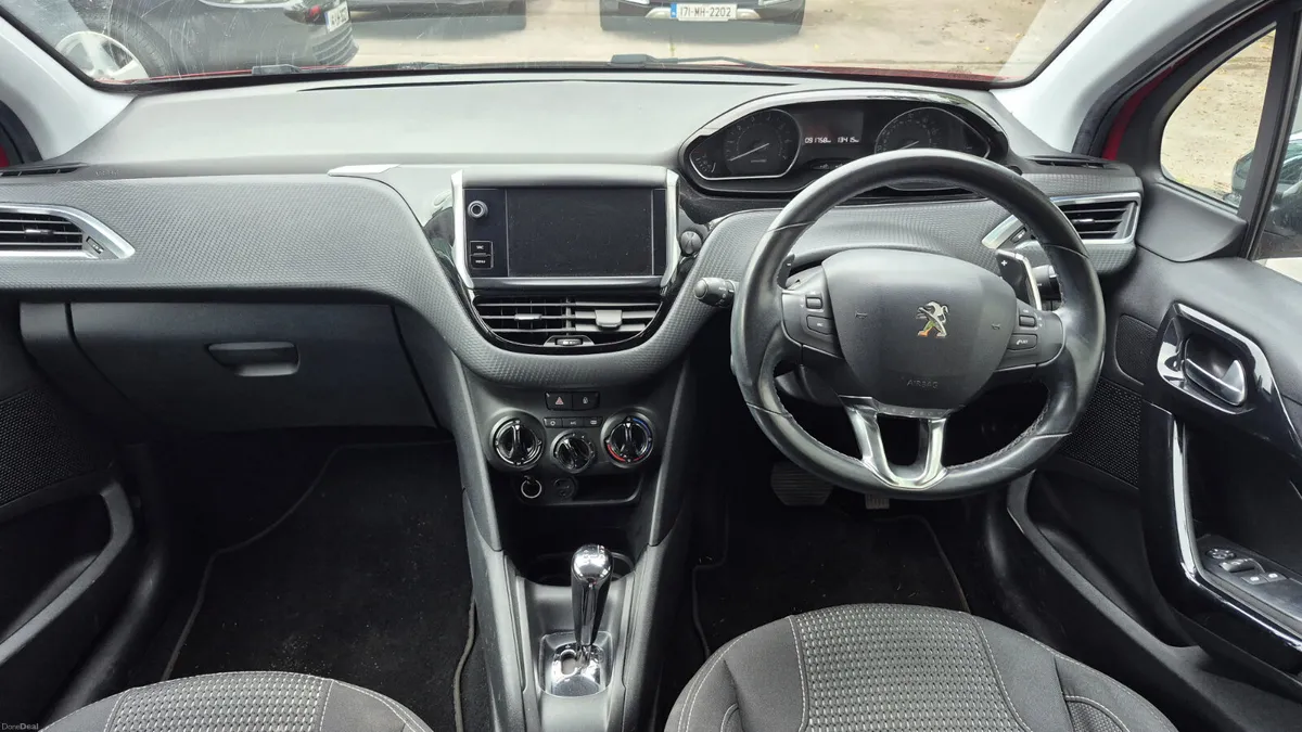 Peugeot 208 2016 1.2 AUTOMATIC - Image 2