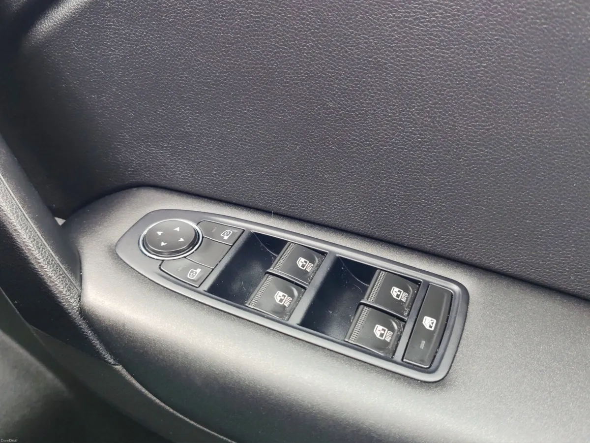 Renault Captur  Limited - Image 4