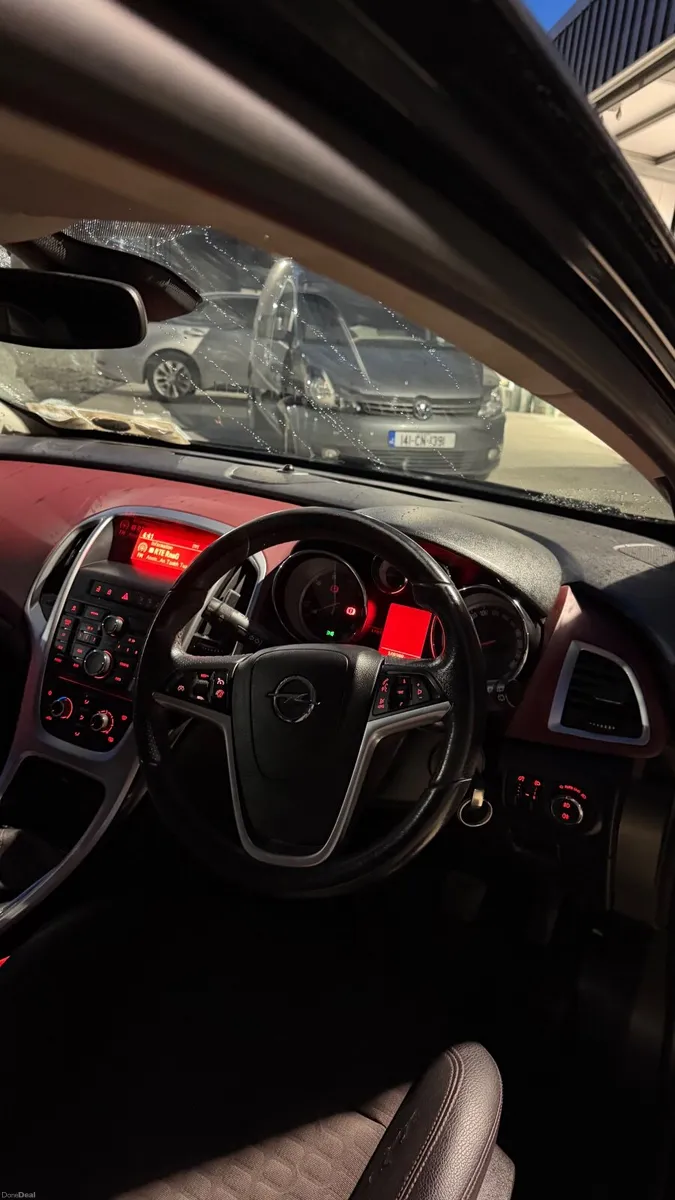 Opel Astra 2013 - Image 3