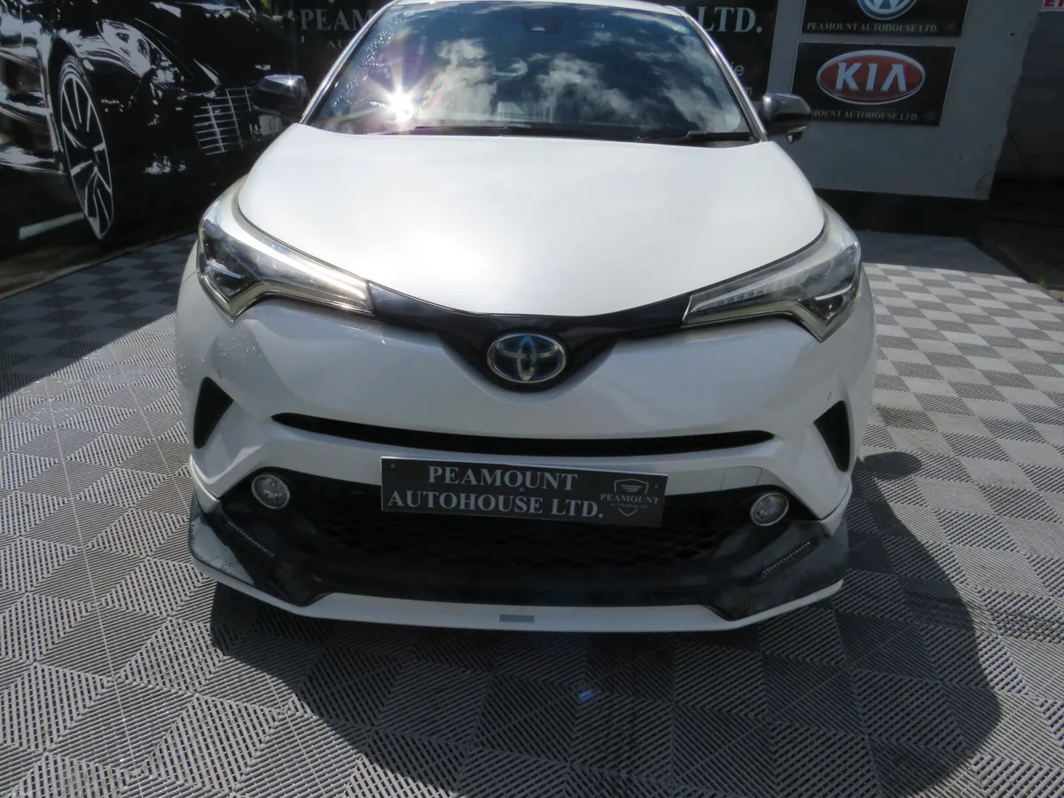 2017 TOYOTA C-HR HYBRID JEEP AUTO - Image 3