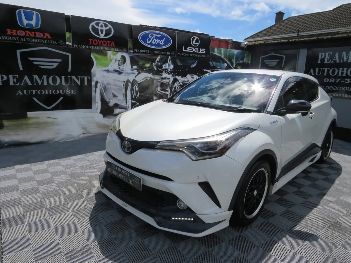 2017 TOYOTA C-HR HYBRID JEEP AUTO - Image 1