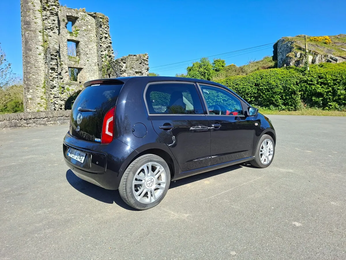 Volkswagen Up! 2014 - Image 4