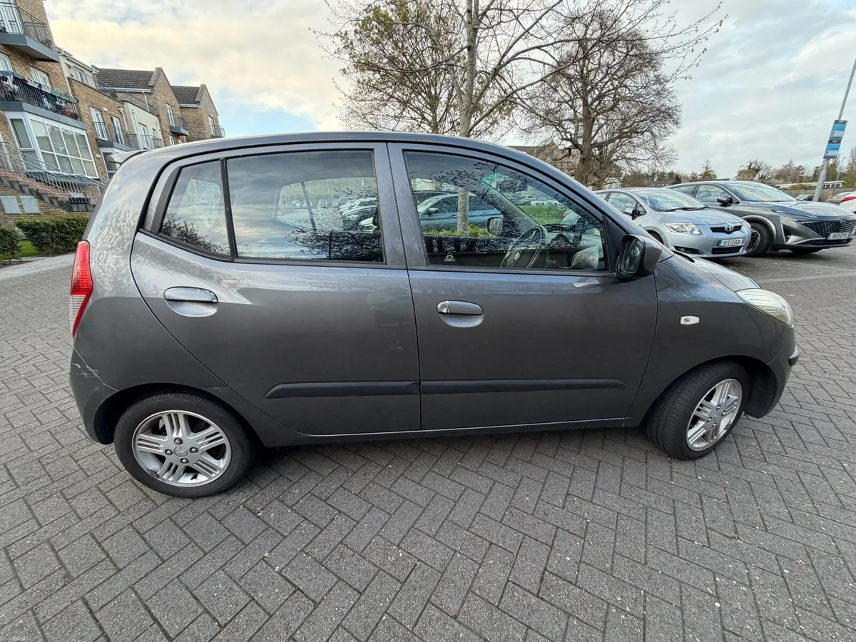Car - Image 3