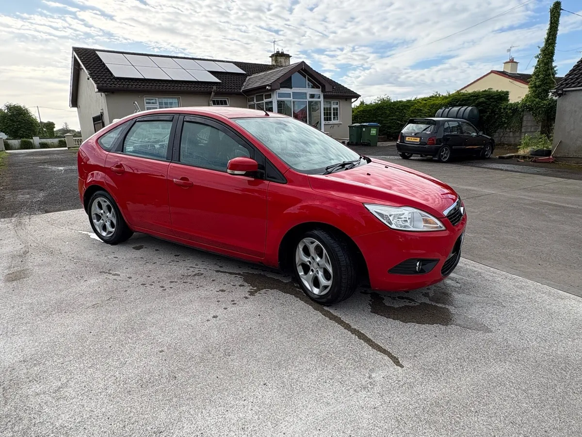 2010 FORD FOCUS NCT 02/27 TAX 01/27 - Image 3