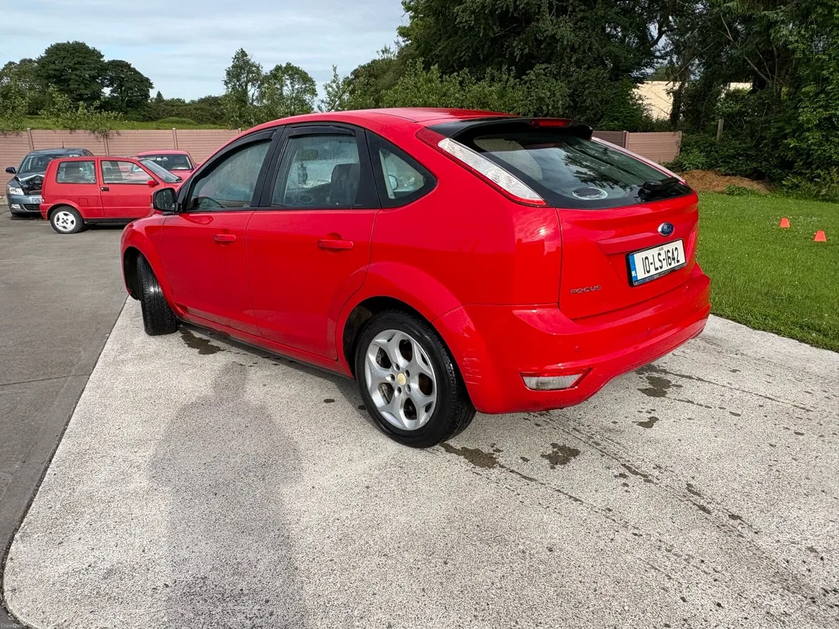 2010 FORD FOCUS NCT 02/27 TAX 01/27 - Image 4