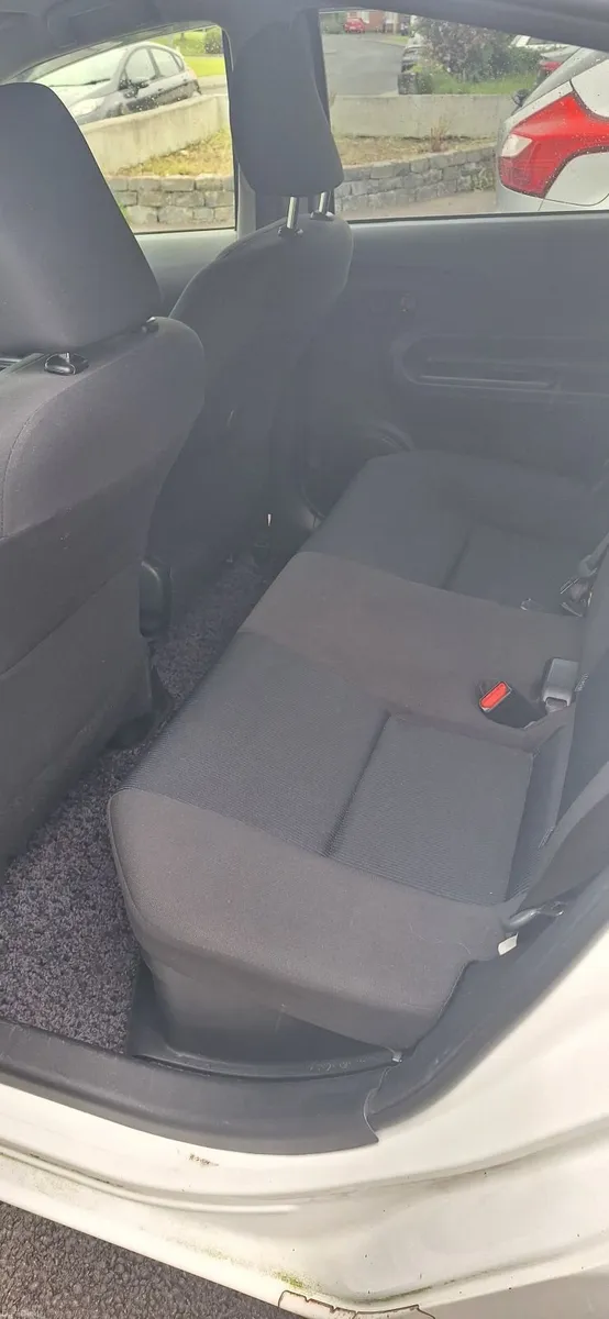 Toyota Aqua 2016 - Image 3