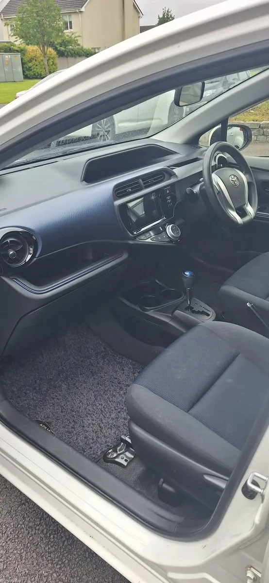 Toyota Aqua 2016 - Image 2