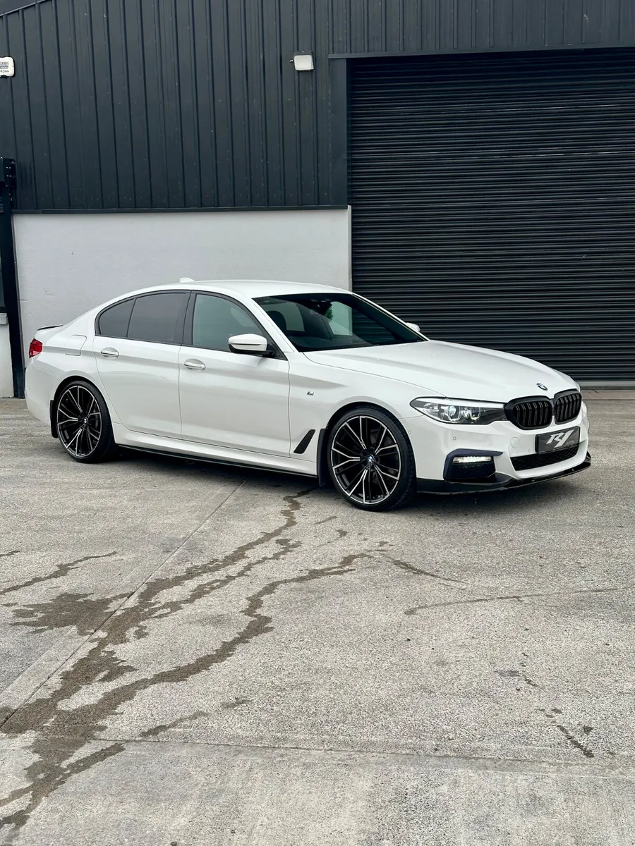 2017 BMW 520D MSPORT MPERFORMANCE - Image 2