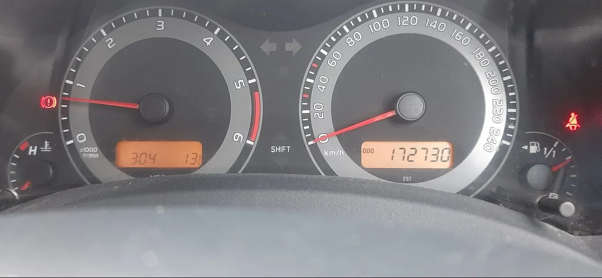 Toyota Auris 2012 - Image 4