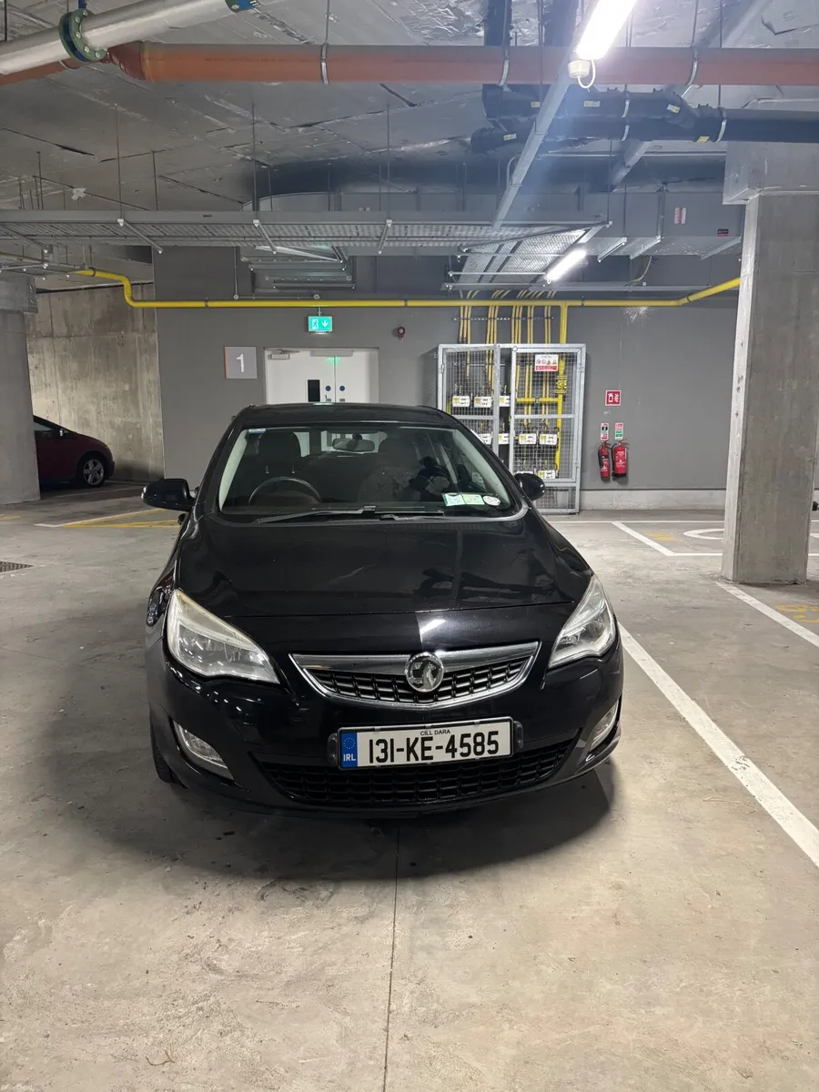 Vauxhall Astra 2013 - Image 1